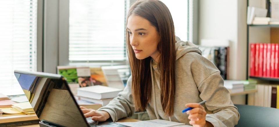 Fernunterricht an Schulen und in der beruflichen Weiterbildung. Erfahrungen und Hilfestellungen